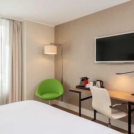 Nh Collection Mitte Am Checkpoint Charlie 4*