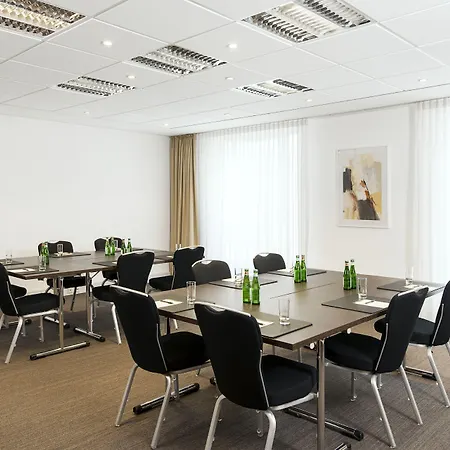 Nh Collection Mitte Am Checkpoint Charlie