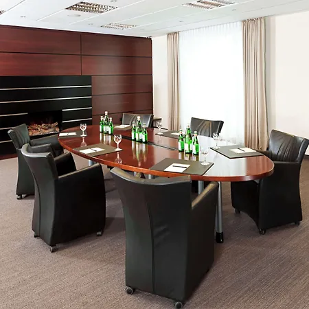 Nh Collection Mitte Am Checkpoint Charlie