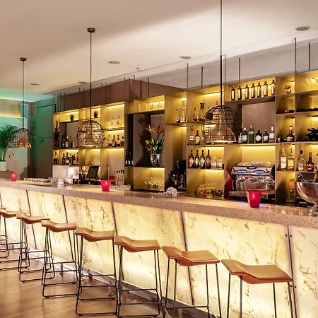 Nh Collection Mitte Am Checkpoint Charlie 4* ברלין