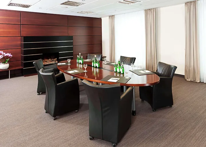 Nh Collection Mitte Am Checkpoint Charlie