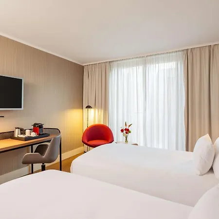 Nh Collection Mitte Am Checkpoint Charlie 4*