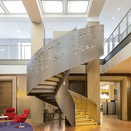 Nh Collection Mitte Am Checkpoint Charlie Berlin