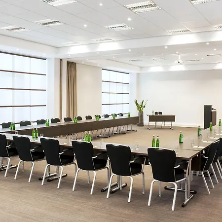 Nh Collection Mitte Am Checkpoint Charlie