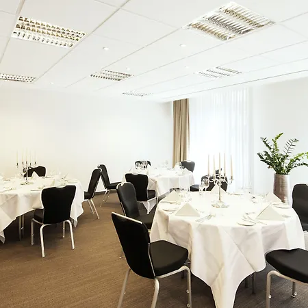 Nh Collection Mitte Am Checkpoint Charlie