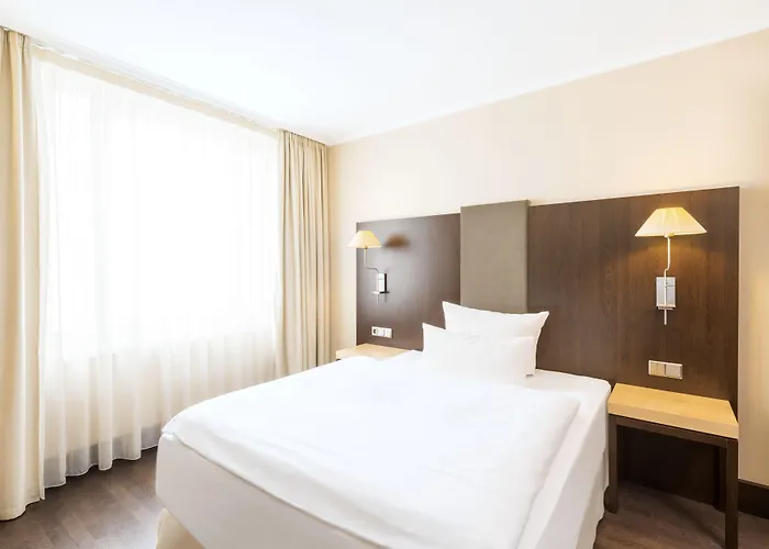 Nh Collection Mitte Am Checkpoint Charlie 4*