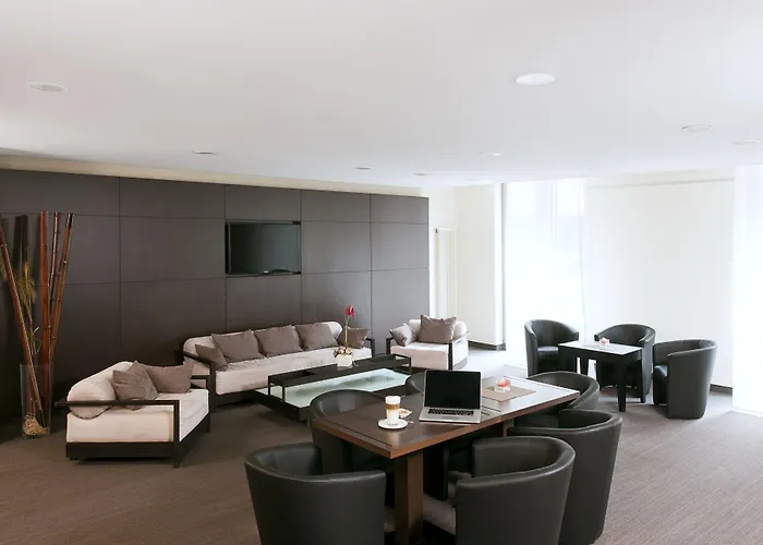 Nh Collection Mitte Am Checkpoint Charlie