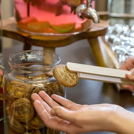 فندق إن إتش كوليكشين ميته آم تشيكبوينت تشارلي